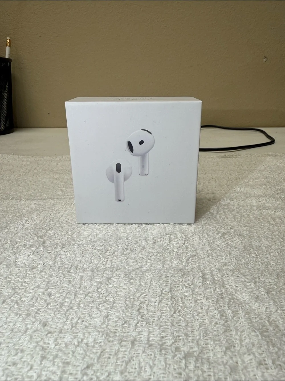 Apple White Wireless Earbuds Box with Earbud Image #13